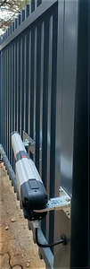 Alfen, siłownik roger zintegrowany ze słupkiem, ogrodzenie, aluminiowe